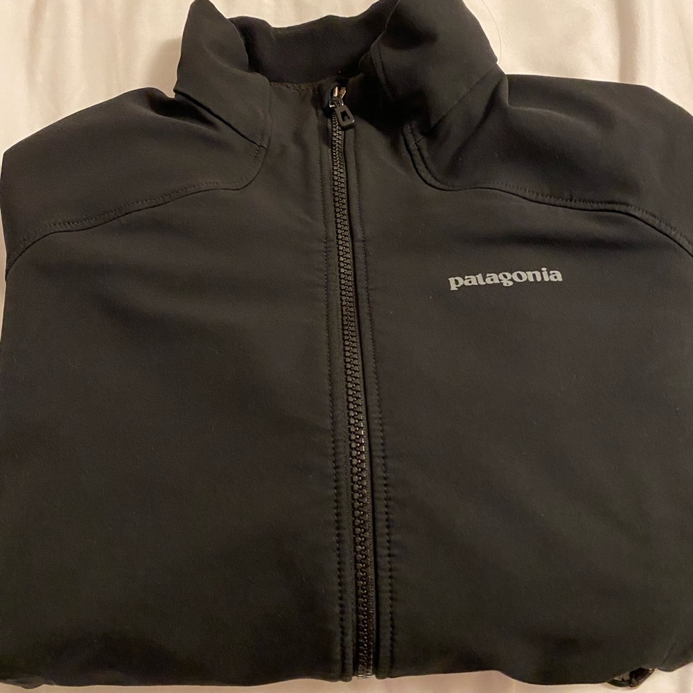 Patagonia women’s black jacket